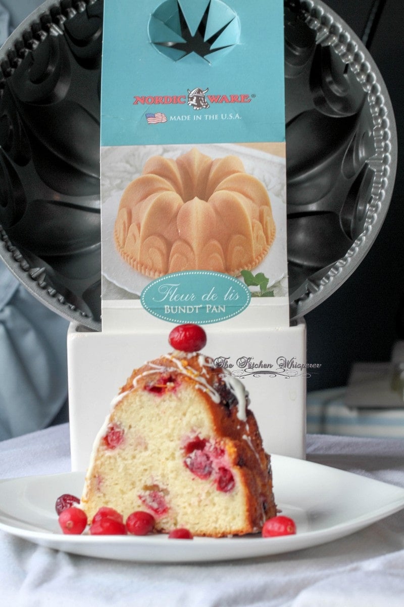 NW53248 Nordic Ware Fleur de Lis Bundt Cake Pan