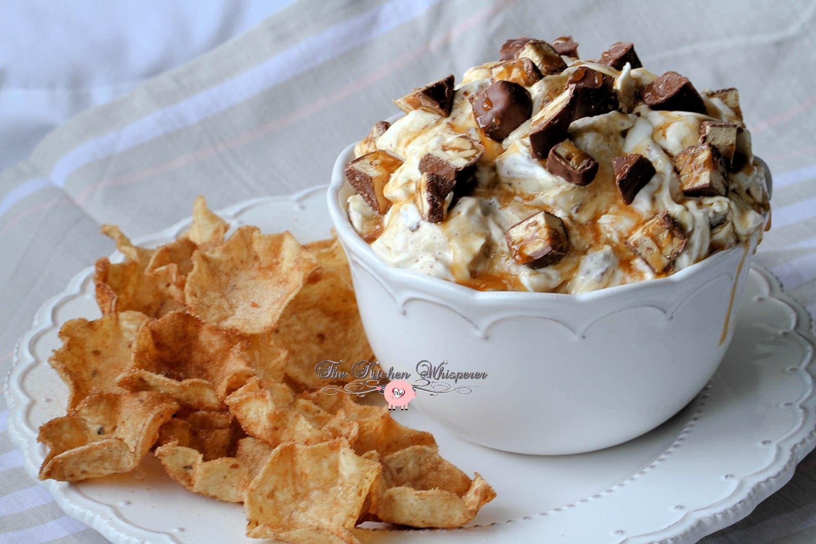 SNICKERS® Cheesecake Dip with Cinnamon Sugar TOSTITO® Scoops