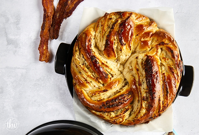 https://www.thekitchenwhisperer.net/wp-content/uploads/2019/12/Chicken-Ranch-Bacon-Braided-Wreath-Bread-6.jpg