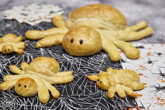 Spooktacular Halloween Spider Bread Bowl