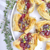 Baked Cranberry Brie Puff Pastry Bites