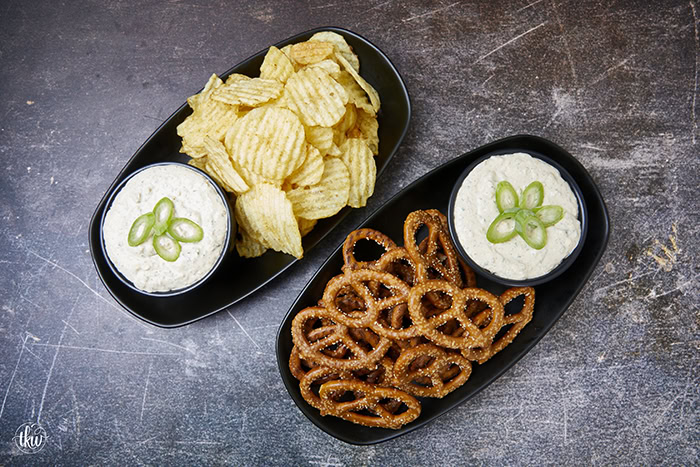 Delicious dips can elevate any gathering, and a caramelized Vidalia onion dip made on the smoker takes it to a whole new level. This smoky caramelized onion dip is truly an irresistible snacking favorite! Caramelized Vidalia Onion Dip Made On The Smoker, smoked onion dip, yoder smokers onion, best onion dip, caramelized onion dip, game day dip, chip dip, party dip