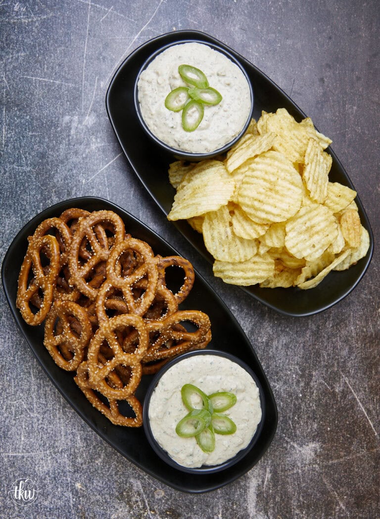 Delicious dips can elevate any gathering, and a caramelized Vidalia onion dip made on the smoker takes it to a whole new level. This smoky caramelized onion dip is truly an irresistible snacking favorite! Caramelized Vidalia Onion Dip Made On The Smoker, smoked onion dip, yoder smokers onion, best onion dip, caramelized onion dip, game day dip, chip dip, party dip