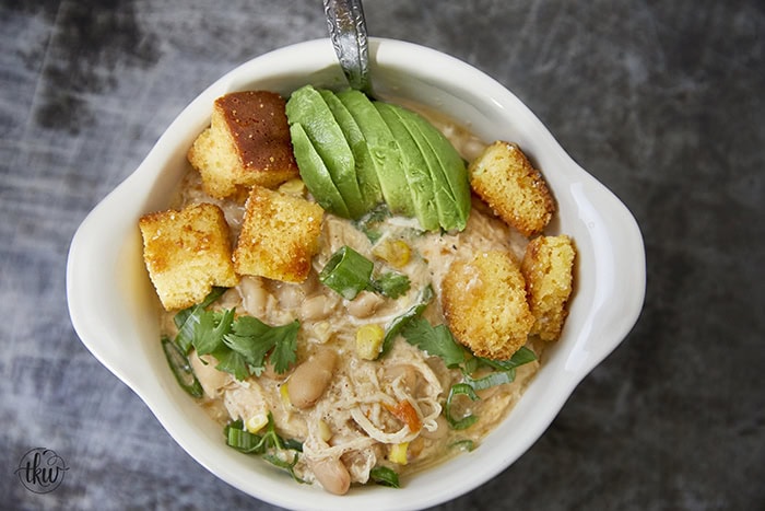 Looking for a comforting meal that’s quick to prepare? This hearty Instant Pot white chicken chili is packed with beans, hatch chiles, & a blend of spices!