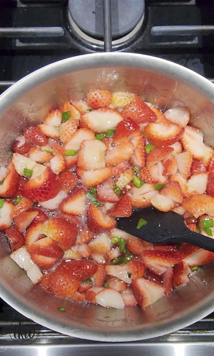 Sweet and spicy flavors come together deliciously with this strawberry jalapeno compote. It’s perfect for spreading on toast, atop cream cheese, or drizzling over your favorite desserts.