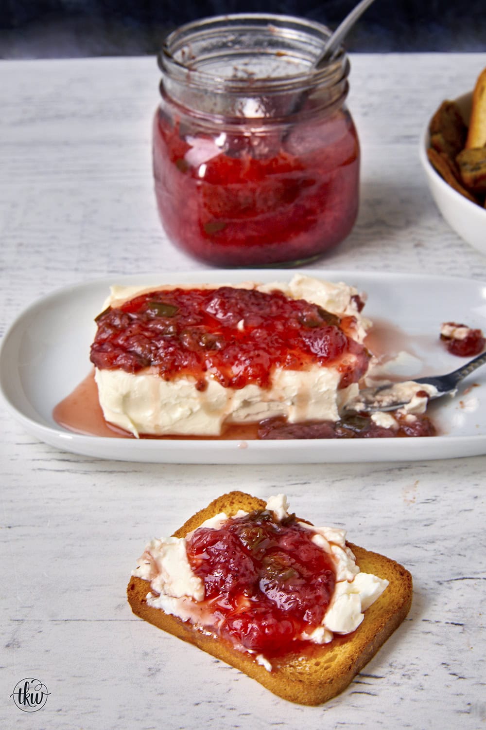 Easy Strawberry Jalapeño Cream Cheese Crostini